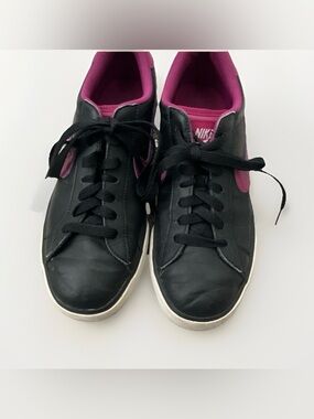 Nike Black and Pink Classic Nike Sweet Classic Leather Women’s 8